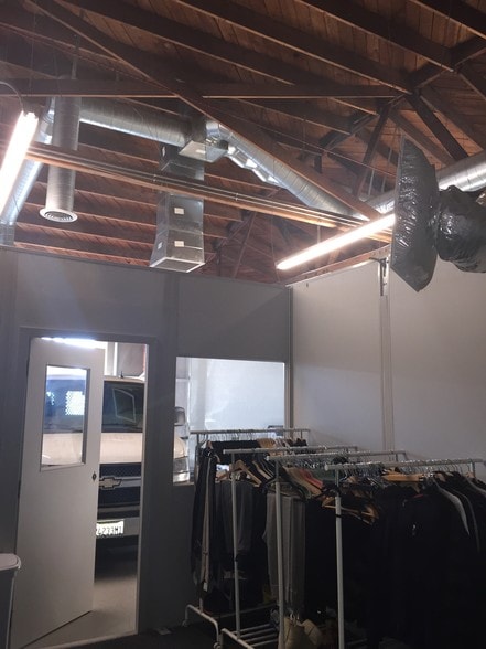 More Photos Of 4505 W Jefferson Blvd, Los Angeles Warehouse For Lease