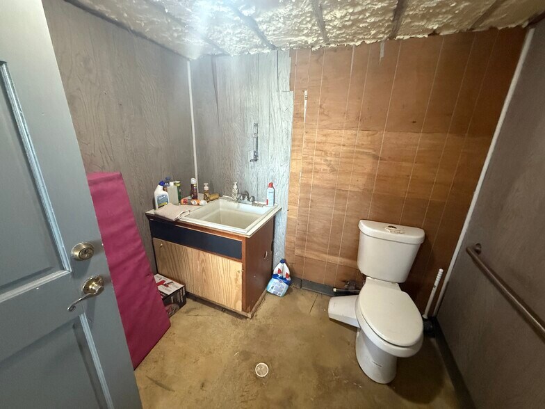 More Photos Of 850918 Us-17, Yulee Freestanding For Lease