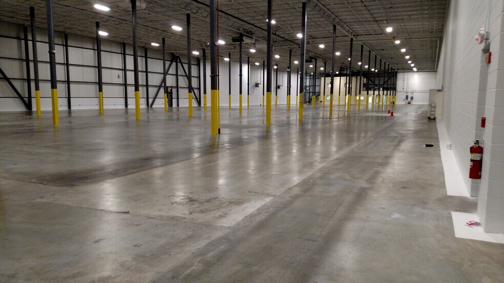 More Photos Of 350R Myles Standish Blvd, Taunton Manufacturing For Lease