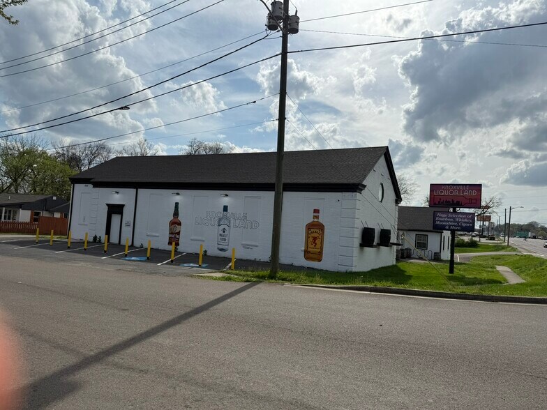 More Photos Of 3600-3606 Western Ave, Knoxville Freestanding For Sale