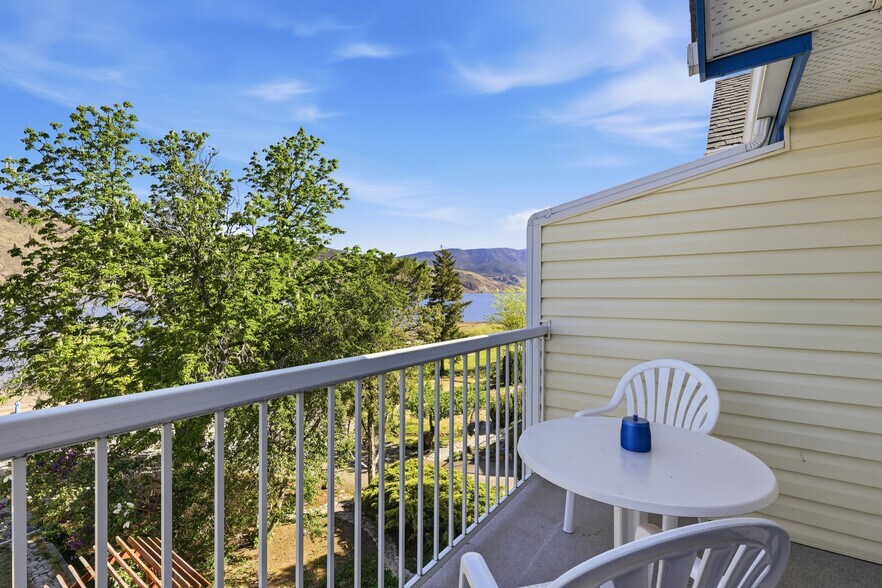 More Photos Of 7001 Savona Access Rd, Thompson-Nicola Hotel For Sale