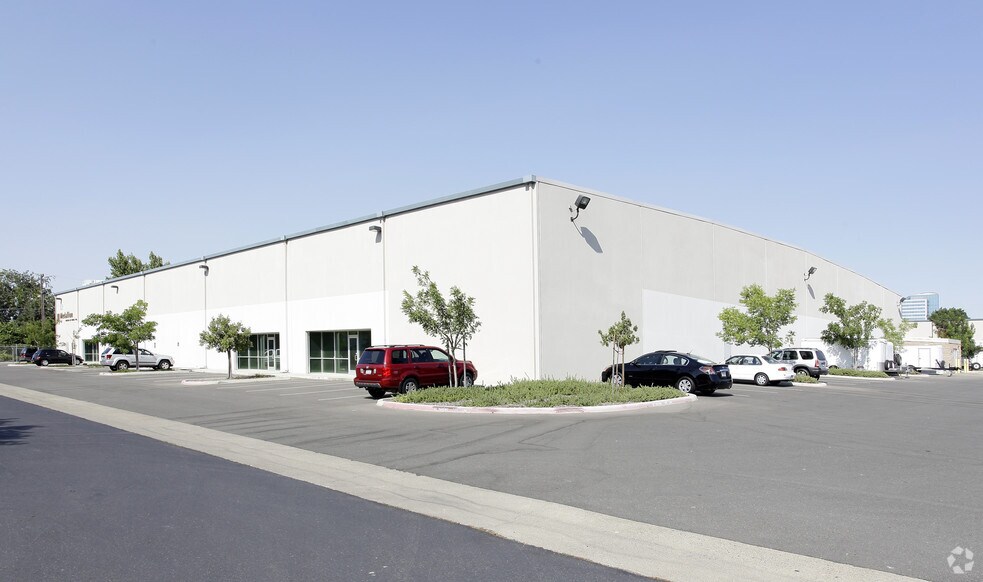 More Photos Of 839 F St, West Sacramento Warehouse For Lease
