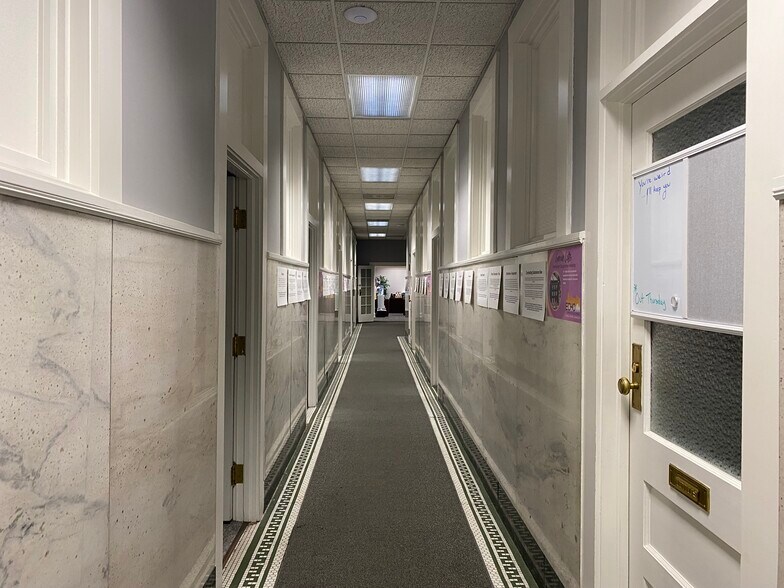 More Photos Of 528 Main St, Evansville Office For Sale