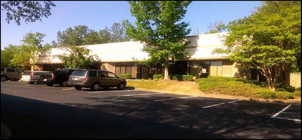 More Photos Of 3120 Medlock Bridge Rd, Peachtree Corners Light Distribution For Lease