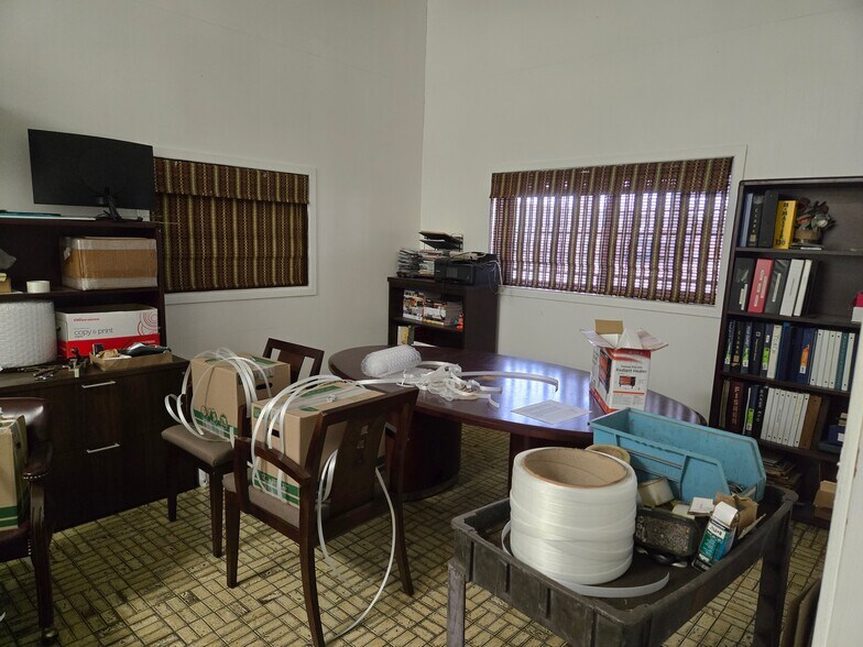 More Photos Of 658 Omaha Dr, Corpus Christi Industrial For Sale