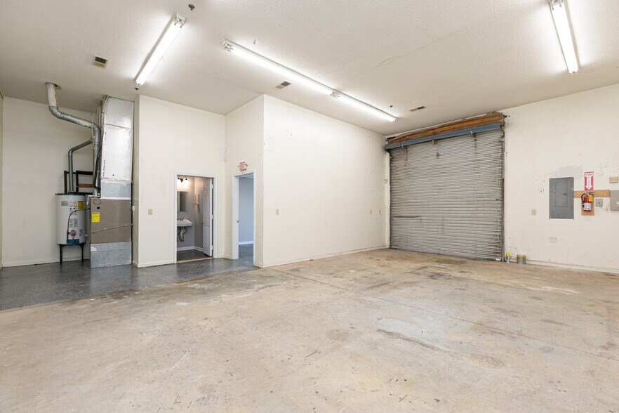 More Photos Of 1225 Canton Rd, Marietta Warehouse For Lease
