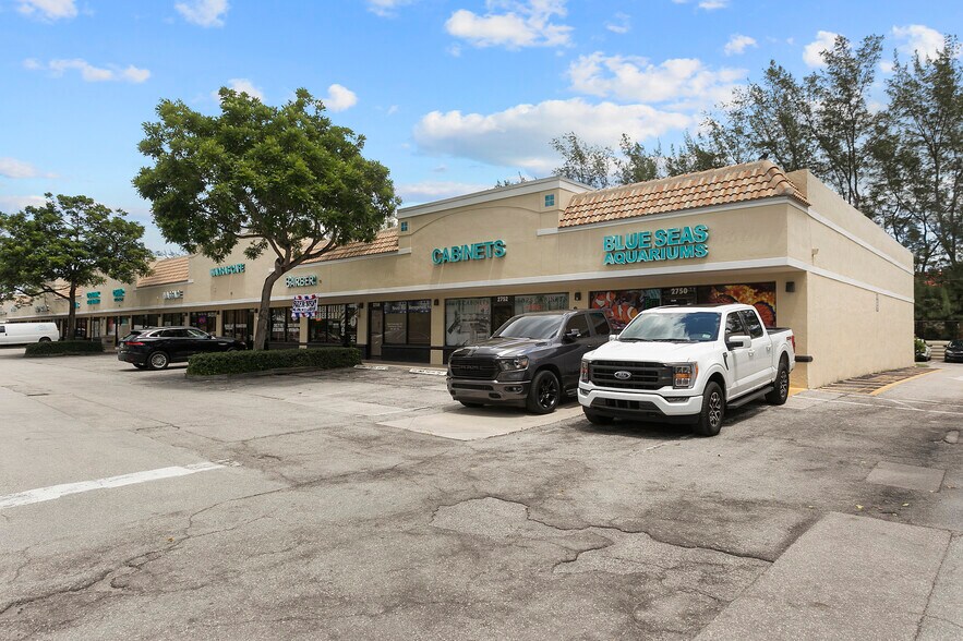 More Photos Of 2750-2784 N University Dr, Sunrise Unknown For Lease