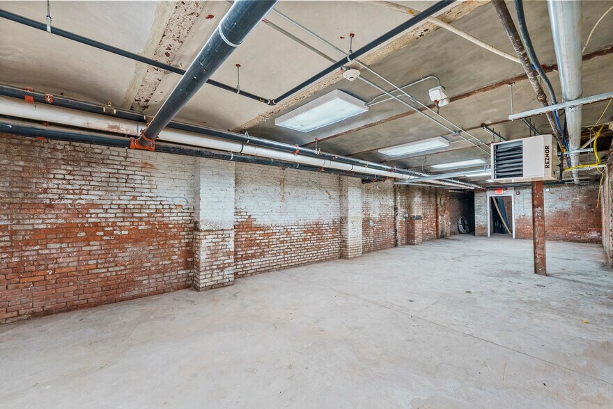 More Photos Of 196-198 Market St, Newark Apartments For Lease