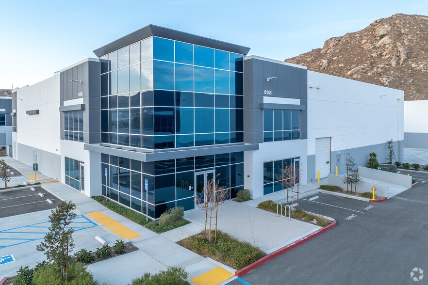 More Photos Of 20th St. & Caterpillar Ct, Jurupa Valley Unknown For Lease