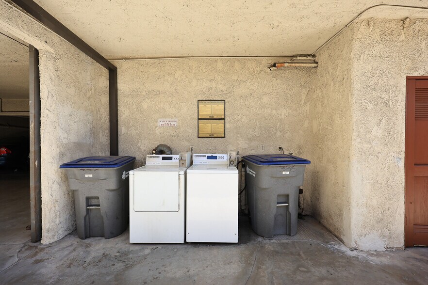 More Photos Of 332 Riverdale Dr, Glendale Apartments For Sale