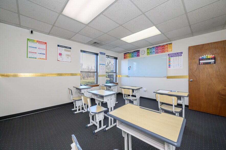 More Photos Of 178 Tamarack Cir, Skillman Office For Sale