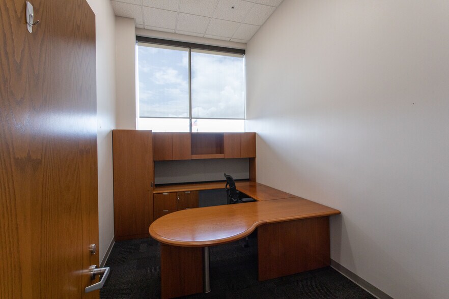 More Photos Of 2215 Southwest Pky, Wichita Falls Office For Lease