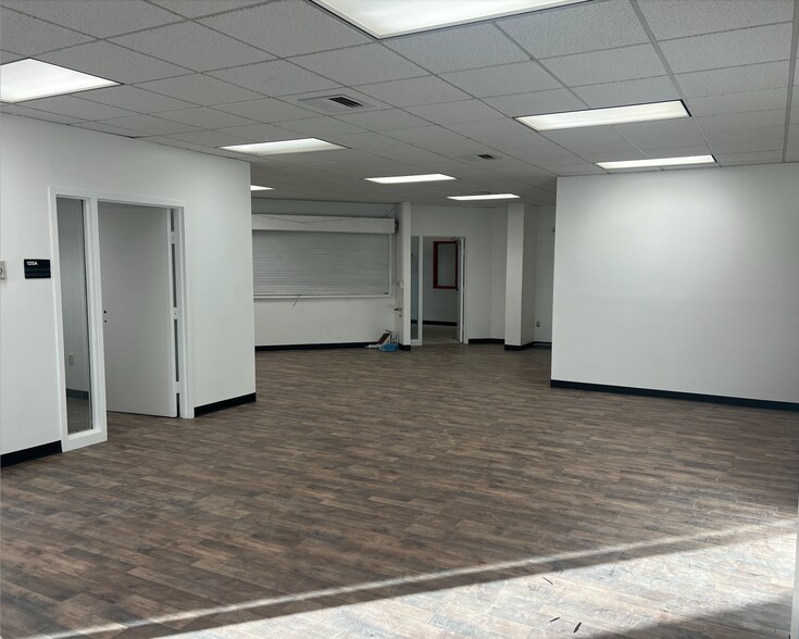 More Photos Of 275 Portsmouth Ave, Stratham Light Manufacturing For Sale