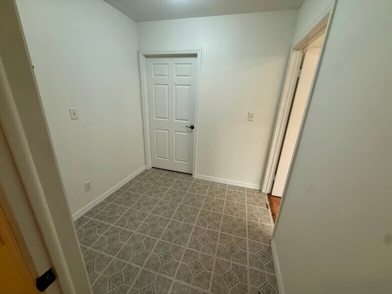 More Photos Of 1438 E Oak St, Fernandina Beach Service For Lease