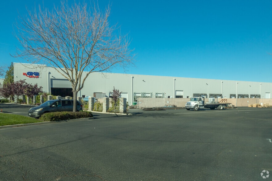 More Photos Of 3132 Dwight Rd, Elk Grove Unknown For Lease