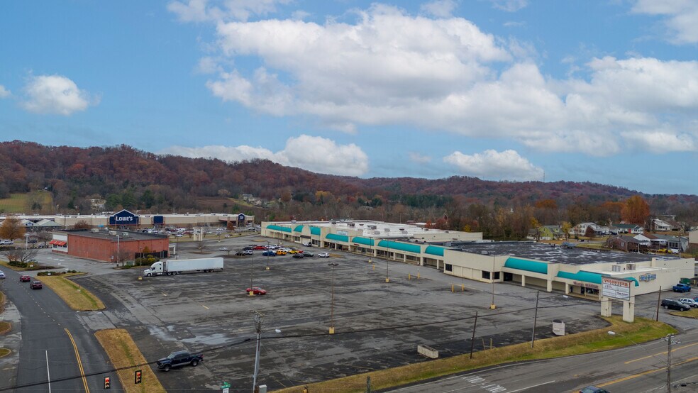 More Photos Of 1375 Volunteer Pky, Bristol Land For Lease