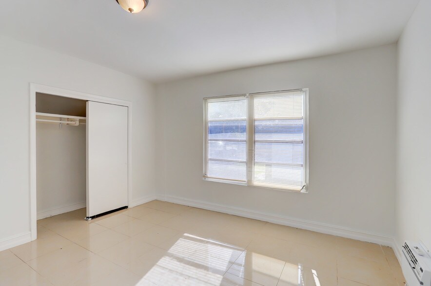 More Photos Of 1801 Spruce Ave, West Palm Beach Apartments For Sale