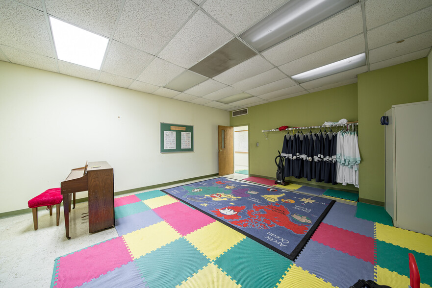 More Photos Of 4323 Primrose Rd, Columbus Religious Facility For Sale