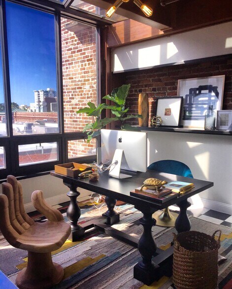 More Photos Of 260 1st Ave S, Saint Petersburg Coworking Space