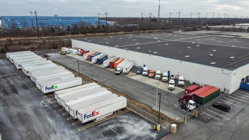 More Photos Of 23 Mack Dr, Edison Distribution For Lease