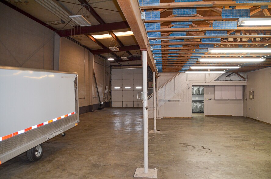 More Photos Of 147-151 W Angelo Ave, Salt Lake City Warehouse For Lease