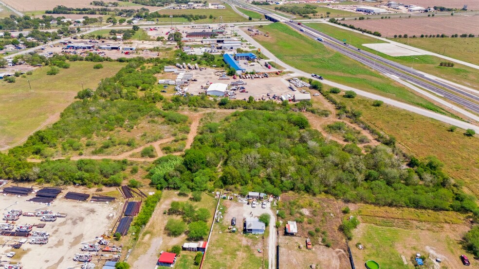 More Photos Of 2904 US Highway 59 Hwy, Victoria Land For Sale