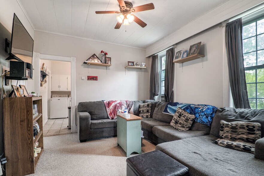 More Photos Of 462-470 2nd Ave, Troy Storefront Retail Residential For Sale