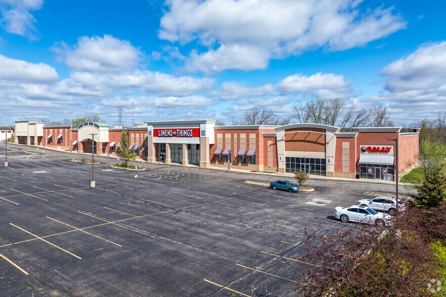 Primary Photo Of N96W18908 County Line Rd, Germantown General Retail For Lease