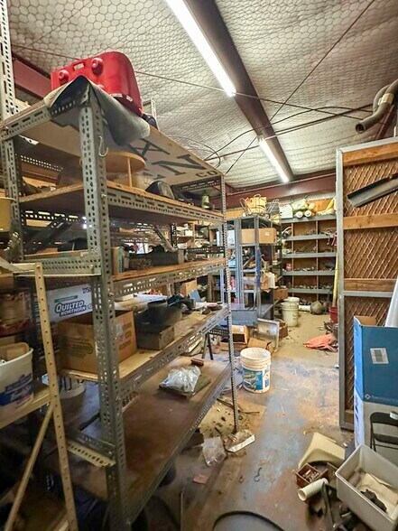 More Photos Of 17201 S Highway 81, Bison Warehouse For Sale