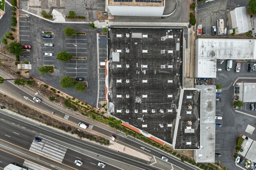 More Photos Of 1617 Capalina Rd, San Marcos Showroom For Lease