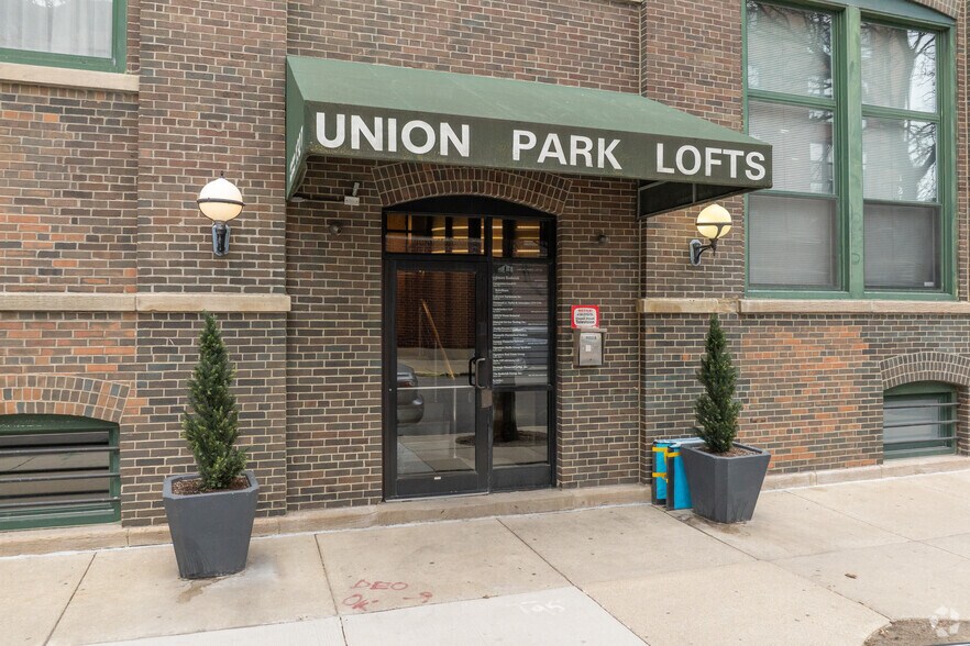 More Photos Of 1327 W Washington Blvd, Chicago Loft Creative Space For Lease