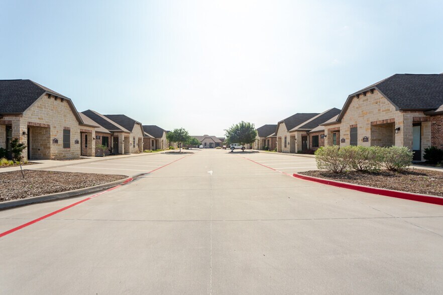 More Photos Of 2601 Little Elm Pky, Little Elm Medical For Sale