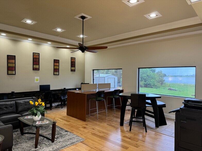 More Photos Of 564 N Semoran Blvd, Orlando Medical For Sale