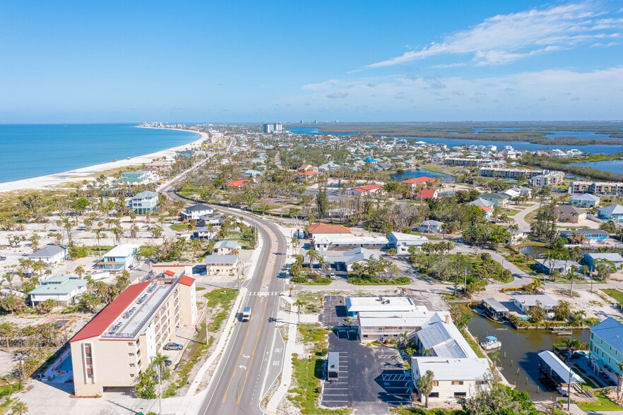 More Photos Of 6101 Estero Blvd, Fort Myers Restaurant For Sale