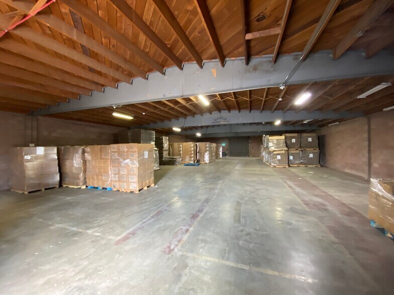 More Photos Of 44820 Yucca Ave, Lancaster Warehouse For Sale