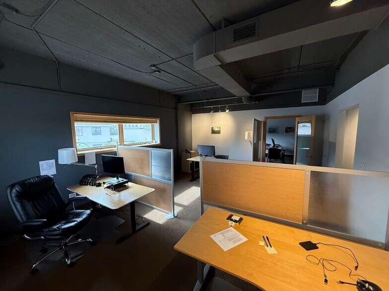 More Photos Of 2238-2240 Edgewood Ave S, Minneapolis Light Manufacturing For Lease