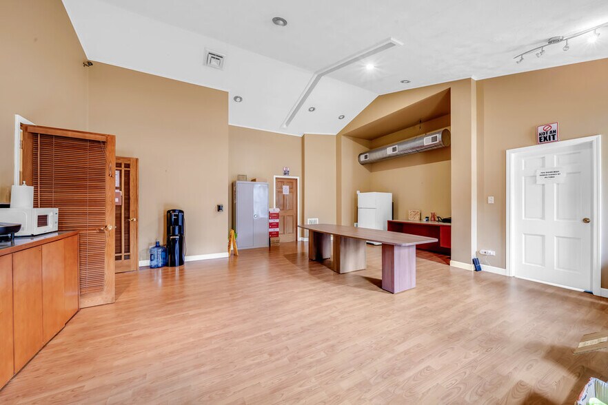 More Photos Of 1352 N Cedar Rd, New Lenox Religious Facility For Sale