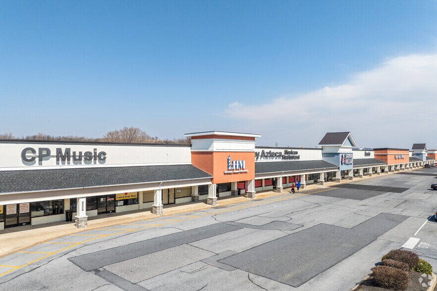 More Photos Of 2-22 N Londonderry Sq, Palmyra General Retail For Lease