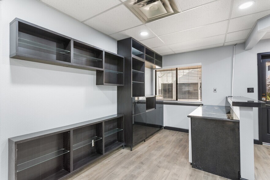 More Photos Of 1231 S Parker Rd, Denver Medical For Sale