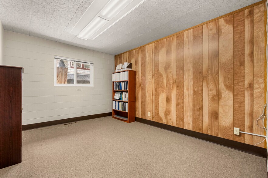 More Photos Of 1024 Simon Dr, Placerville Office For Sale