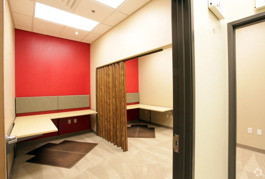 More Photos Of 3061 S Maryland Pky, Las Vegas Medical For Lease