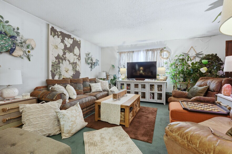 More Photos Of 4615 S Santa Fe Dr, Englewood Service For Sale