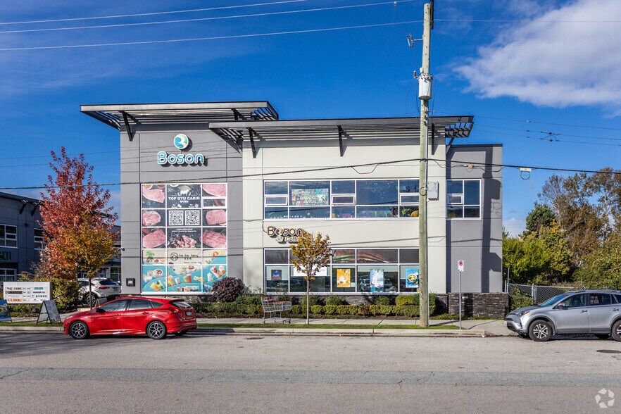 More Photos Of 9111 Beckwith Rd, Richmond Showroom For Lease