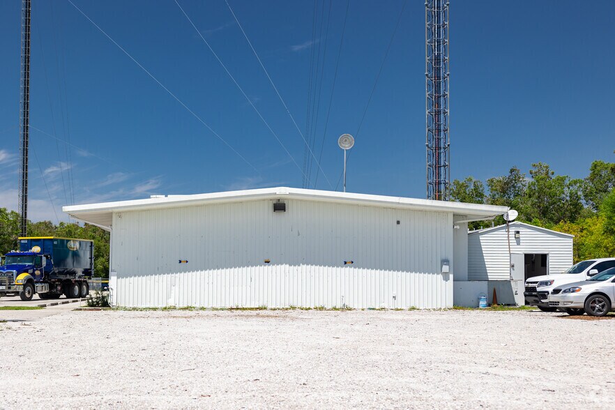 More Photos Of 9930 Channel 30 Dr, Bonita Springs Industrial For Lease