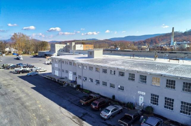 More Photos Of 200 W 12th St, Waynesboro Unknown For Lease