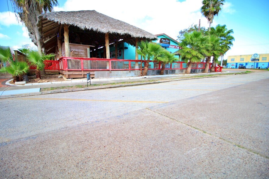 Primary Photo Of 610 Fisher St, Matagorda Specialty For Sale