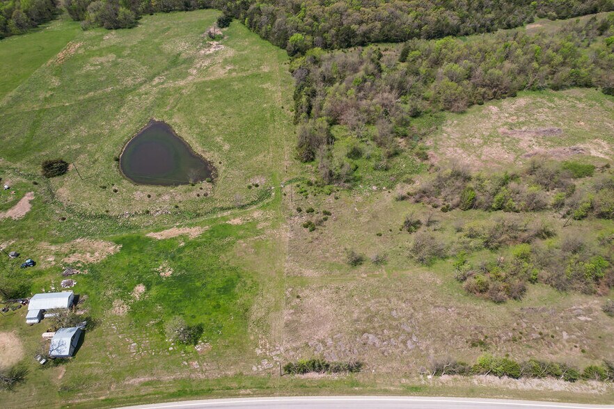 More Photos Of 10535 N Highway 59, Summers Land For Sale