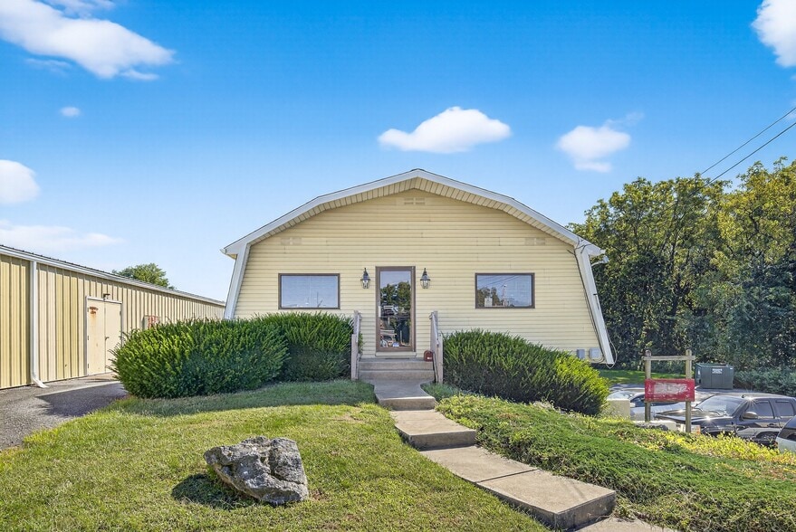 More Photos Of 929 Lititz Pike, Lititz Storefront Retail Office For Sale