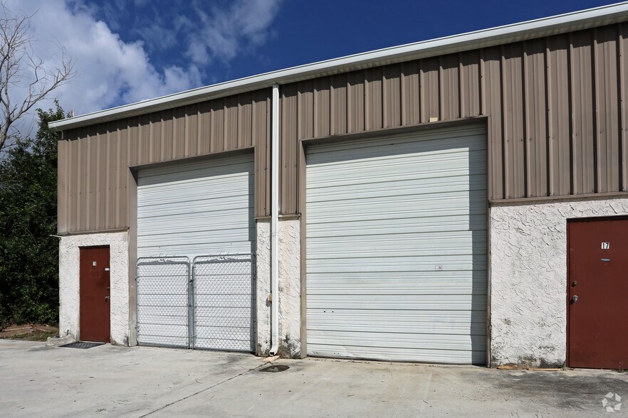 More Photos Of 5307 East Ave, Mangonia Park Warehouse For Lease