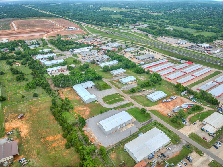 More Photos Of 6355 Boucher Dr, Edmond Showroom For Lease